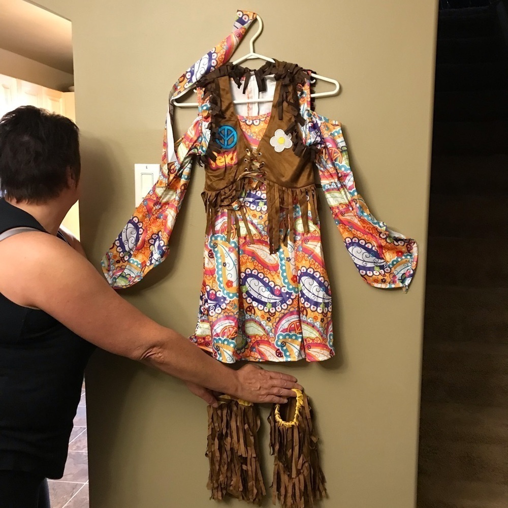 NWT Hippie Girl Costume - Picture 9 of 11